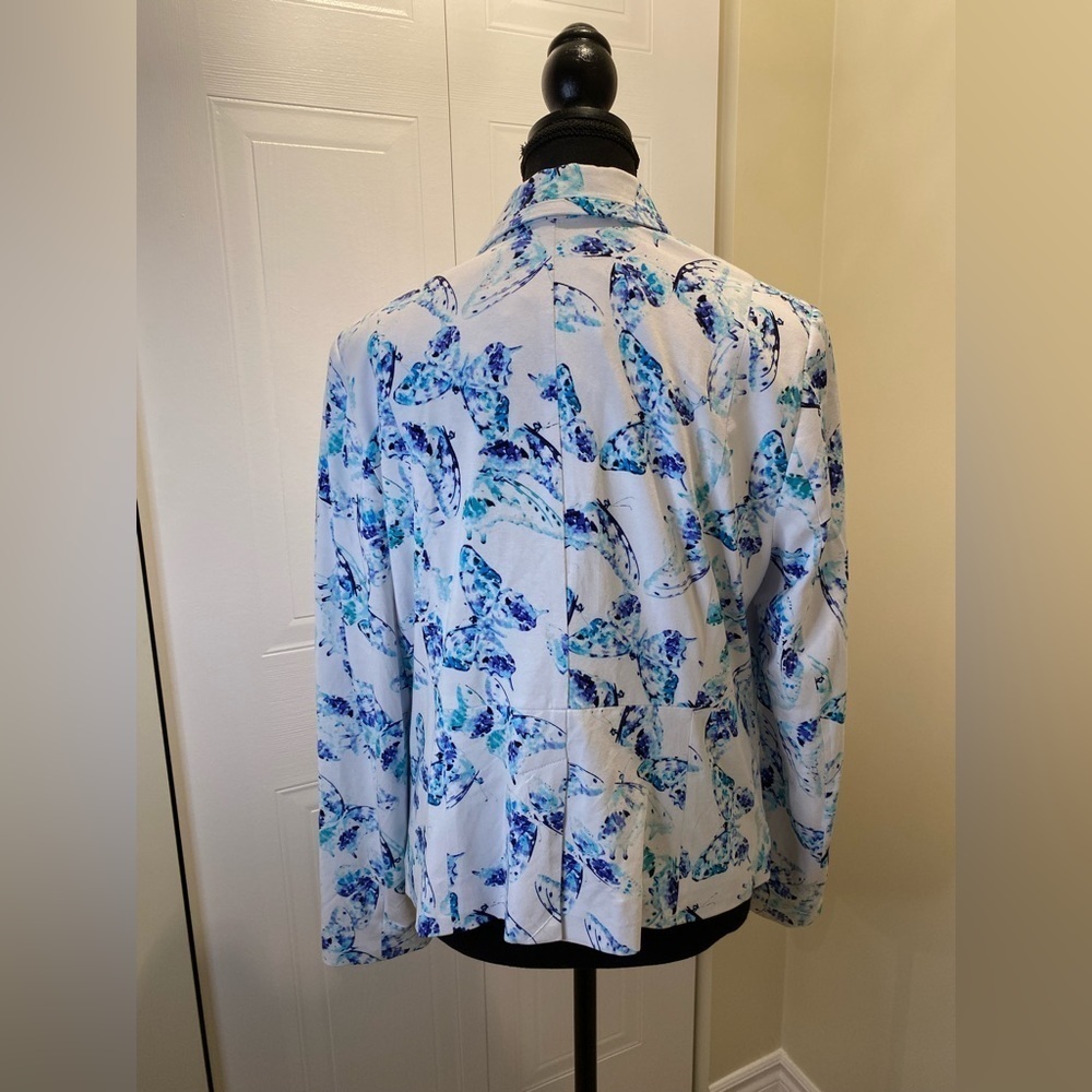 Reitmans petites blue & white butterfly 🦋 pattern jacket w/ top & front pockets - Picture 3 of 13